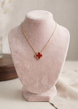 Эффектная подвеска в стиле van cleef (красный клевер, медсталь, 41+5 см)