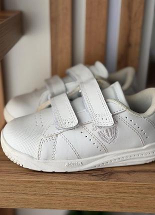 Дитячі кросівки joma, майже нові