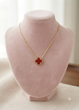 Элегантная красная подвеска в стиле van cleef (гладкий клевер, медсталь, 40+5 см)
