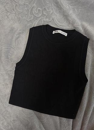 Жіночий чорний топ zara