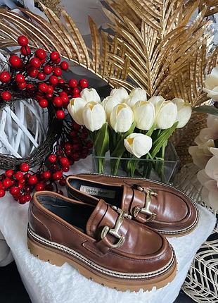 Шкіряні лофери gianni renzi на масивній підошві (made in italy)