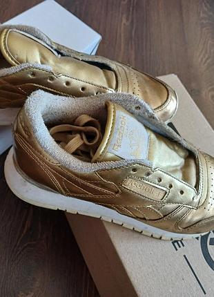 Reebok classic leather із золотистим металізованим покриттям