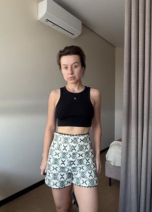 Принтованные бело-зеленые шорты zara