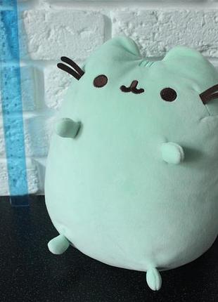 Кот пушин (pusheen) мятного пастельного цвета. оригинал