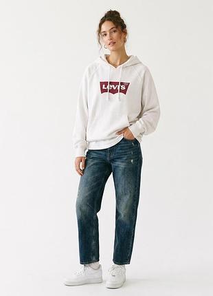 Levi’s біле худі , криємний на дотик матеріал, бавовна і трохи полієстру для того щоб носивлось довше.