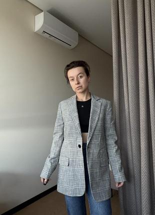 Серый в клетку оверсайз пиджак zara