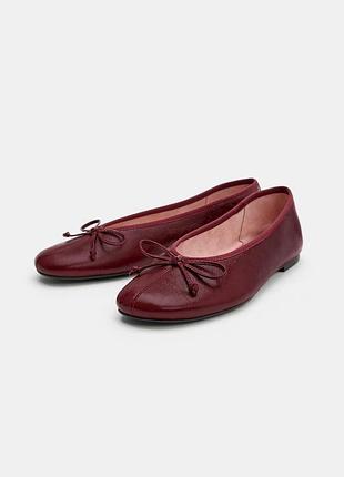 Кожаные балетки с бантом zara