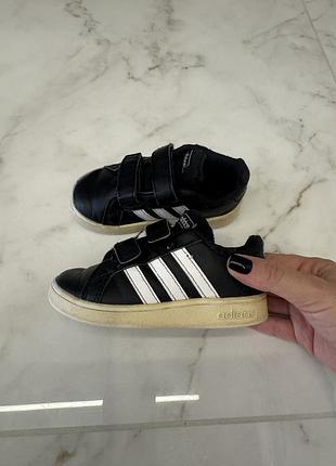 Кросівки adidas