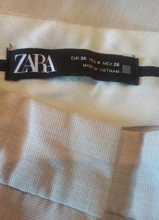 Женские классические брюки zara  слегка зауженного кроя, укороченные, со средней посадкой, потайной застежкой на поясе и врезными боковыми карманами s 8