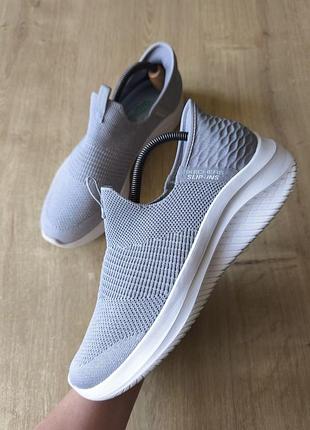 Фирменные женские кроссовки слипоны  skechers , модель 2023 года, р.39.