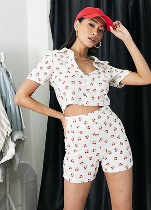 Комплект topshop топ + шорти з вишеньками, білий, розмір s комплект від topshop