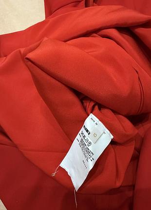 Сукня стримана по коліно, на розмір s, valentino 6