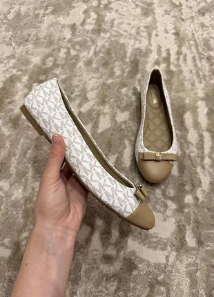 Жіночі шкіряні балетки michael kors бежеві оригінал нові 4