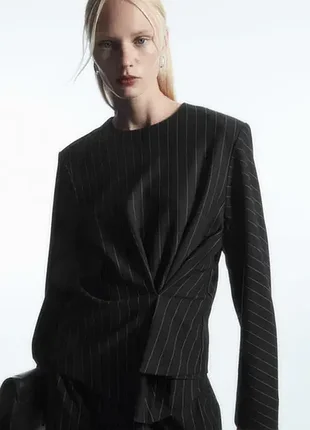 Топ женский cos pinstriped draped top / s