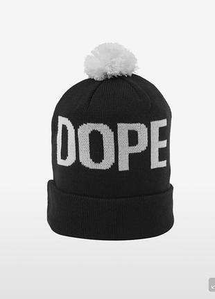Стильна чорна шапка dope