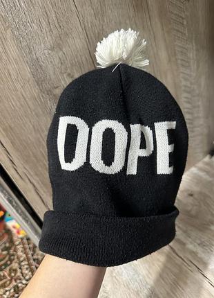 Стильна чорна шапка dope 3