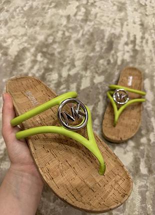 Жіночі шльопанці босоніжки michael kors салатові тапочки оригінал нові 5