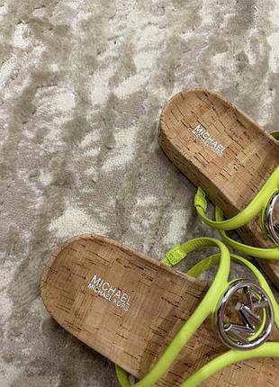 Жіночі шльопанці босоніжки michael kors салатові тапочки оригінал нові 6