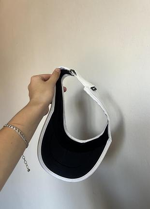 Білий спортивний козирок nike з dri-fit 5