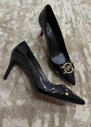 Жіночі туфлі човники на шпильці з натуральної шкіри michael kors rory flex pump чорного кольору
