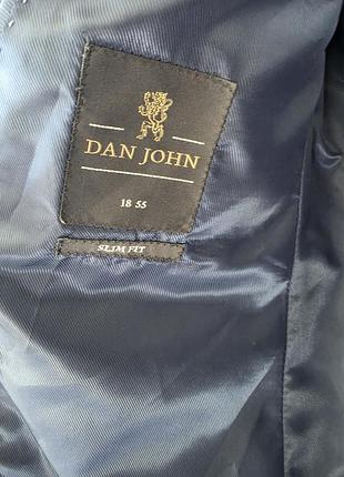 Стильный мужской пиджак бренда dan john в классическом клетчатом дизайне. 5