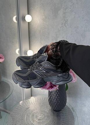 Стильні жіночі кросівки new balance 9060 dark grey