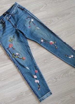 Джинсы desigual m- l  30 (рост 170 –тали  74 +) стрейч вышивка бисер цветы
