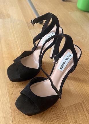 Туфлі на високому підборі steve madden