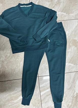Костюм жіночий reebok повсякденний
