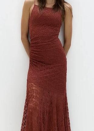 Коричнева мереживна сукня pull and bear