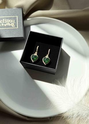 Сережки с зеленым камнем в виде сердца 5755