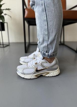 Zoom vomero 5 rnr silver gold