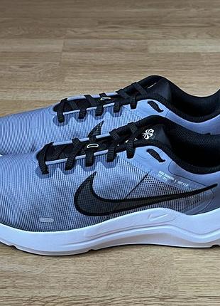 Кроссовки nike оригинал в идеальном состоянии 42 размер