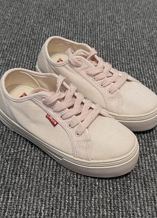 Розовые текстильные кеды levi’s