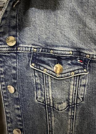 Денім від tommy hilfiger синього кольору розмір м