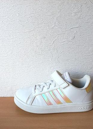 Классные кроссовки adidas 34 р. стелька 22 см.