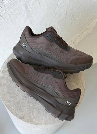 Alo yoga runner espresso