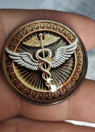 Кругла медична брошка брошка медицина касуцей змія фармацевту