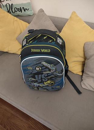 Рюкзак почти новый, для мальчика 3-6 класса
