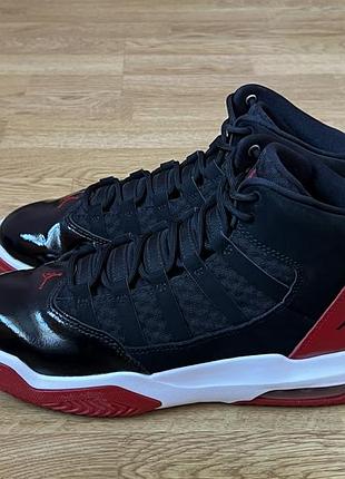 Кроссовки nike jordan оригинал в идеальном состоянии 38,5 размер