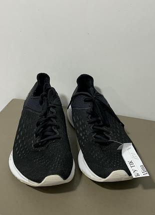 Легкі кросівки new balance