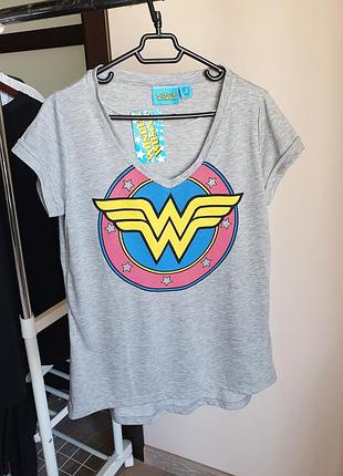 Серая футболка с принтом wonder woman
