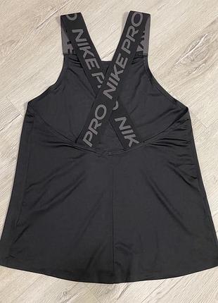 Жіноча спортивна майка розмір м,nike pro  dri-fit
