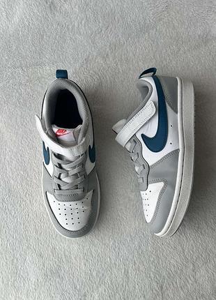 Кросівки фірми nike 34 розміри по устілці 22 см