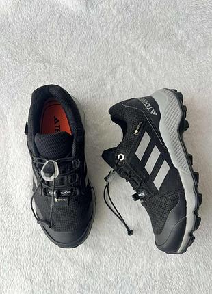 Кросівки фірми adidas 30 розміру за устілкою 19 см.