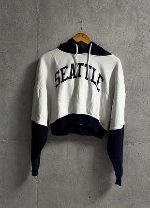 Стильне укорочене худі primark "seattle" з ефектом багатошаровості
