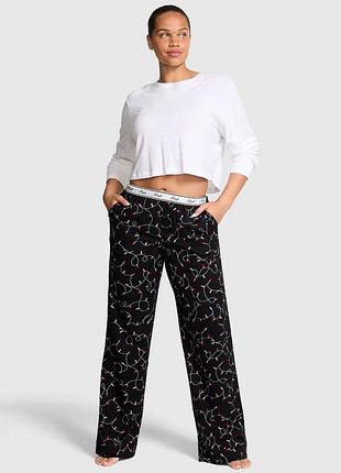 Фланелеві піжамні штани pink flannel pajama pants з гірляндою, чорні оригінал victoria's secret