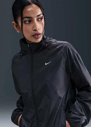 Жіноча вітровка nike tempo women’s repel running jacket  hv5769-010 розмір xs