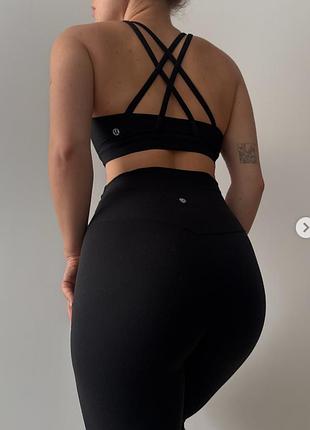 Чорний топ lululemon