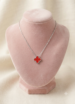 Яркая подвеска в стиле van cleef (ван клиф) | красный клевер, медицинская сталь